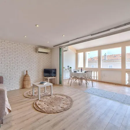 Daire Felix Superb With Terace And Sea View *